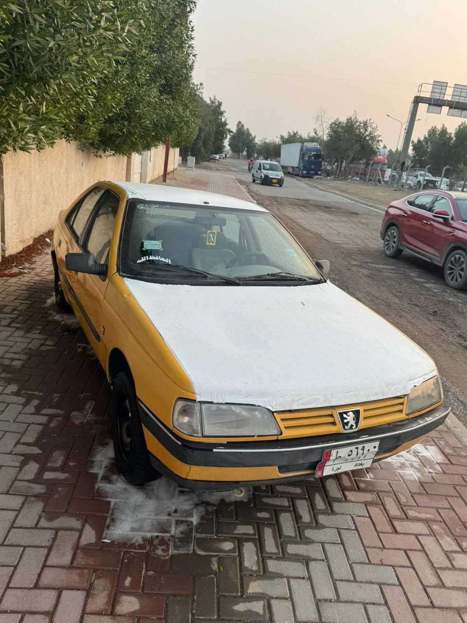 سلام عليكم بيجو للبيع موديل 2010 سياره جاهزه للأخير مناقصها برغي كير ومكينه كفاله عامه صدر امامي خلفي جديد تبريد ثلج ❄️السياره مدوشمه عام للأخير السياره داخله عسلي.مكاني بغداد الدوره سعرهة ٣٦ مجال قليل ***********
