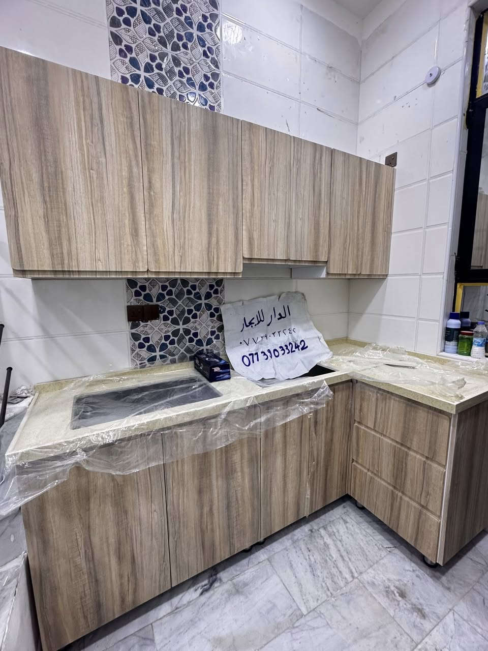 بيت في كربلاء المقدسة للايجار
📍 يبعد 5 دقائق عن مرقد الإمام العباس (عليه السلام)
📐 المساحة: 50 متر

تفاصيل البيت:

🔹 الطابق الأرضي:
 • حمامين (واحد خارجي للضيوف + واحد داخلي)
 • مطبخ كامل مع كاونتر
 • صالة
 • حولي

🔹 الطابق الثاني:
 • حمام مشترك
 • غرفتين
 • بالكون
 
الإيجار: 500 ألف دينار (وبي مجال)
✔️ مناسب للعوائل والزائرين

📞 للتواصل والاستفسار: [***********]
