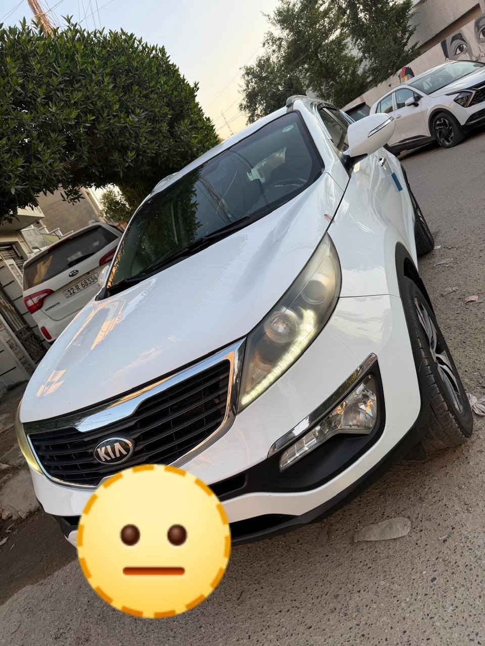 السلام عليكم 
كيا سبورتج موديل 2014 خليجي مكينه 2400 دوش على وضع الشركه ممفتوحه سيارة مكفولة من الحاث والتبديل سيارة احلة من الصور مواصفات السيارة نص فول مكينه كير صدر تبريد تدفئة تخم تاير كلة جديد بدون اي نقص بالعافية عل ياخذها بيه صبع نص باب فقط سيارة مال بيت رقم أربيل باسمي رقم جديد ثاني يوم تحويل مكان السيارة بغداد حي تونس سعر 148 وبيه مجال رقم موبايل *********** بغداد, العراق

