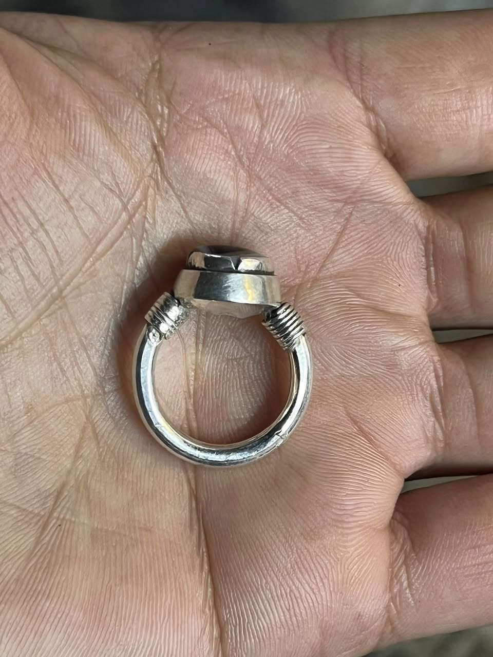 الميرزا جواد آغا الملکي التبریزي "ره" : يجب على الإنسان أن يسعي لتطهير قلبه أكثر من سائر الأمور ، لأن القلب هو مكان الله‼️ و تطهير القلب قد يكون بالتوبة النصوح لأن الباطن لايطهر إلا بالتوبة ...

 اسرار الصلاة ، ص٤٩
جزع يماني طبقات صياغه يدويه 
بغداد م الصدر 
***********
