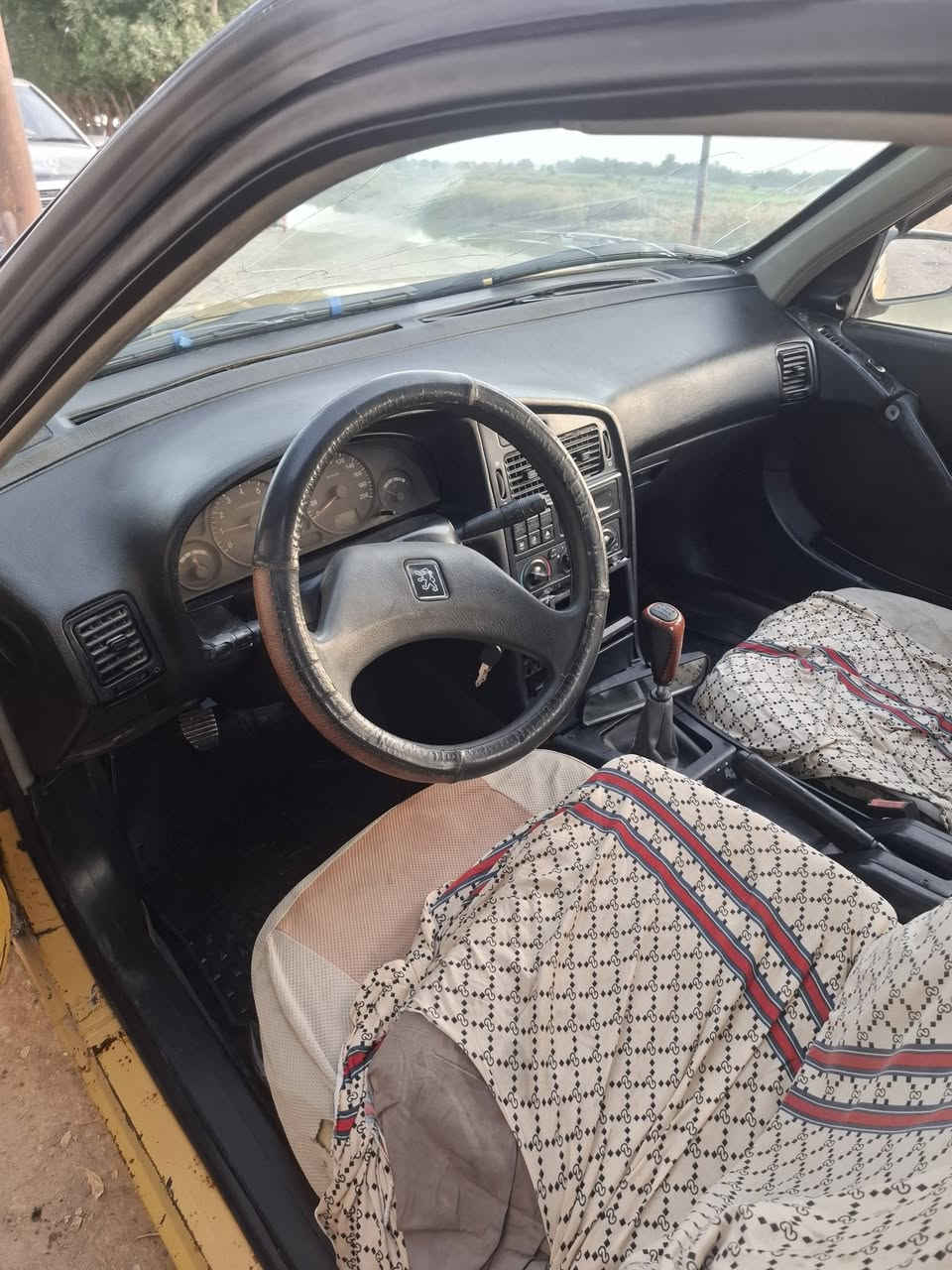 بيجو موديل٢٠١٠جاهزه تخم تاير حداديه مكينه كير جديد سعرها ١٧٥٠ مكاني واسط شيخ سعد ***********
