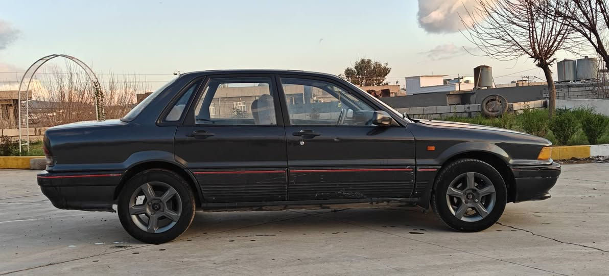 سەرەتا بەناوی خودای گەورە
گڵاندی سنوق مۆدێل 1991 گێڕوو مەکینەی بە شەرت دووکەڵوو بووخار بە شەرت
مەکینە 37تی مەرغووب
چوار جام کارەبا سڵایتە کارەبای و گیانی هەمووی بەشەرت 
دەعموو لێدراوی نییە سەقفوو شان کاڵ بوونەوەی نییه 
ناوی و سەقفی وەک دەقی شەریکە ماوەتەوە  
تەقەو ڕەقەی نییە بێ مەسرەف تونگو تۆڵە 
ڕەقەم سلێمانی ساڵێکە بەسەر چووە 
تەحویلوو غرامەی بەشەررتت 
هی ماڵ خۆمانە ماڵی دۆستە
سعری 34 گەڵاو کەمێ مەعمەلە
ژ.م***********
 وەسئابوو ڤایبەری لەسەرە السليمانية, العراق
