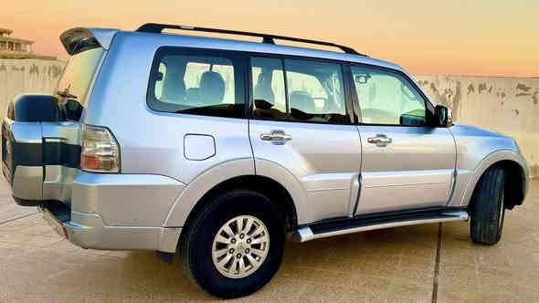 السلام عليكم باجيرو رقم شمالي نظافة مثل ما مبين بالصورة حيل نظيفة وفقط بانزين ودهن تبدل للاستفسار تواصل مع الرقم 
***********
