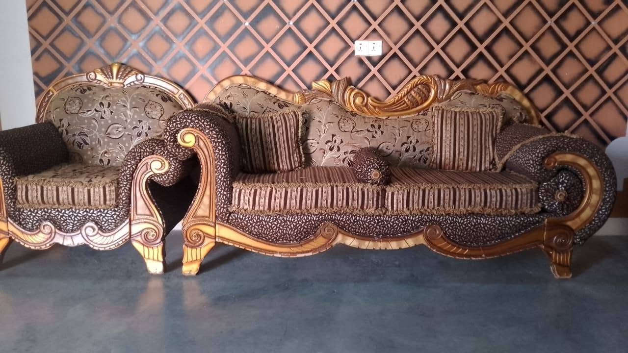 طخم قنفات للبيع  كامل كوشات وجهين ب250  للاتصال  ***********
