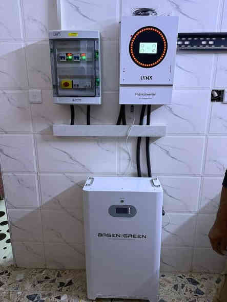 قامت شركة الجزيرة للطاقه الشمسية بربط منضومة طاقة الشمسية بمحافظه بغداد تاريخ النصب. 17/11/2025  بقدره ١٦ امبير ليلي ونهاري باستخدام افضل الاجهزه من افضل المناشئ العالميه وبضمانات حقيقية حيث تم استخدام بطارية من شركة بيسن گرين العملاقة ذات جوده وخلايا اصلية وانتاج سنه ٢٠٢٥ وبعدد دورات حقيقي يصل الى ١٠٠٠٠ دوره تفريغ وشحن وبضمان من الشركة المصنعه وشركتنا الجزيرة ١٠ سنوات حقيقي وانفيرتر  حجم ٦ كيلو واط بضمان سنتين من افضل اجهزه الانفيرتر المتوفره في الاسواق والواح من شركه لونجي رقم ١ عالميا في انتاج الالواح بحجم ٦٢٠ واط وبضمان لمده ١٥ سنه ويتم الربط بواسطه كوادر هندسية متمكنه وذات خبرة طويله في مجال الطاقة الشمسية كل تلك الجودة والقوة في منضومات الطاقة الشمسية تجدونها لدى ‏‪***********__***********‬‏ شركة الجزيرة للطاقه الشمسية
