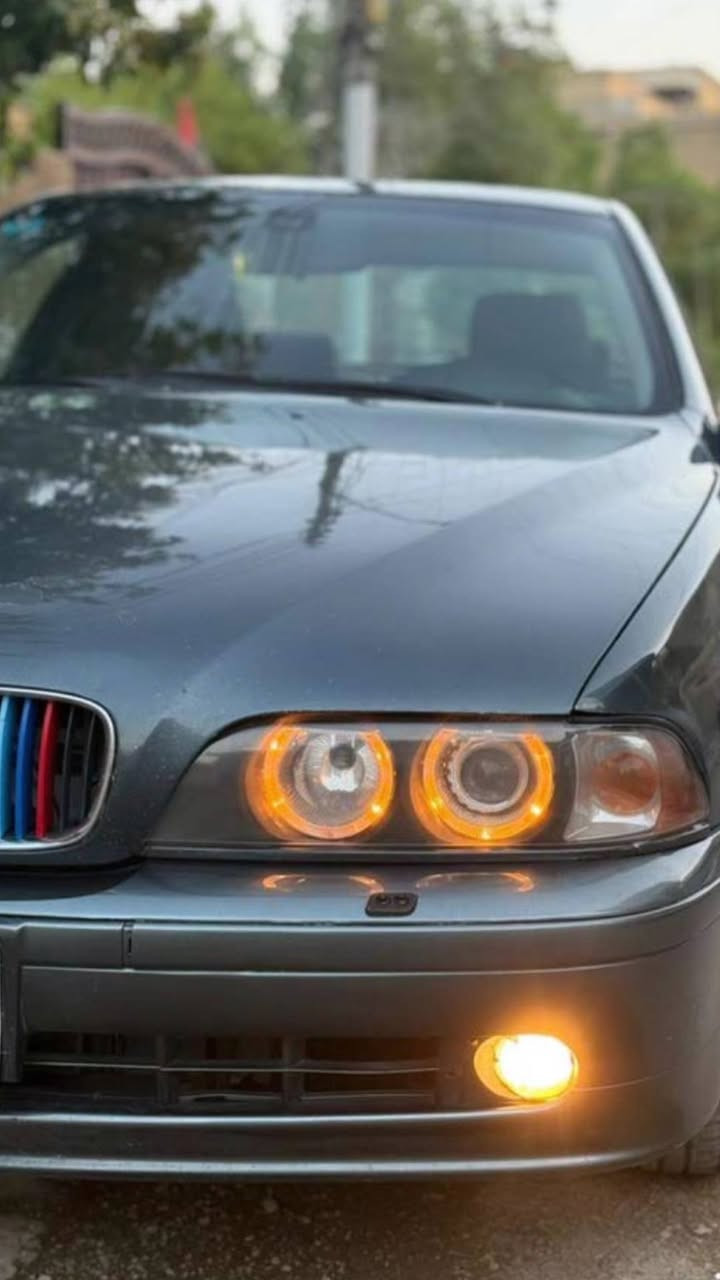 السلام عليكم  للبيع بي ام دبليو صقر  رقم بغداد تحويل سنوية 2029 موديل 1999 مكانيكية بحت السيارة عملية محرك n52 المرغوب اقتصادي وقوي السيارة نضيفة مصبوغة حزام جمالية السيارة مكفولة من الگص ونقل جثة وهاي السوالف محرك وكير تبريد كفالة تخم تاير ويل بلادي السيارة نقصها ربل طبلة وقواعد دبلات فقط الباقي ترايك وين ماتريد غرفتها كلش جديدة السعر 79 ورقة المكان البصرة للاتصال *********** 
بي واتساب
