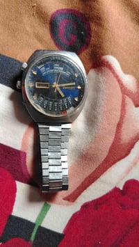 ساعة • للبيع