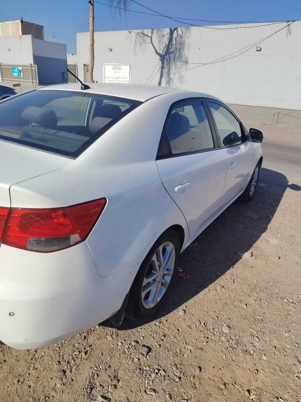 سلام عليكم كيا سيراتو للبيع موديل ٢٠١١ رقم أربيل جديد بسمي محرك ١٦٠٠ حدادية كير محرك بحالة جيدة بدون صبغ السيارة للاستفسار الاتصال على رقم *********** واتساب
