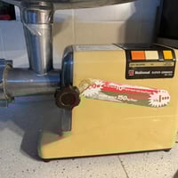 مثرامة لحم ناشينال جي فايف تثرم ١٥٠ كيلو بالساعه ياباني اصلي شغالة كل ...