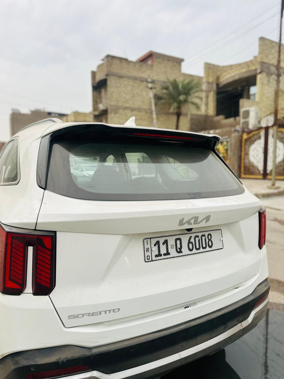 السلام عليكم 
سورنتو ٢٠٢٤ 
مكينه ٤ سلندر 
مواصفات فول ماعده البنوراما 
ماشيه ٣٩ الف 
بيها طخه بالباب موضح بالصور وماملعوب بيه 
مكان السياره بغداد جميله
للاستفسار 
*********** 
***********
