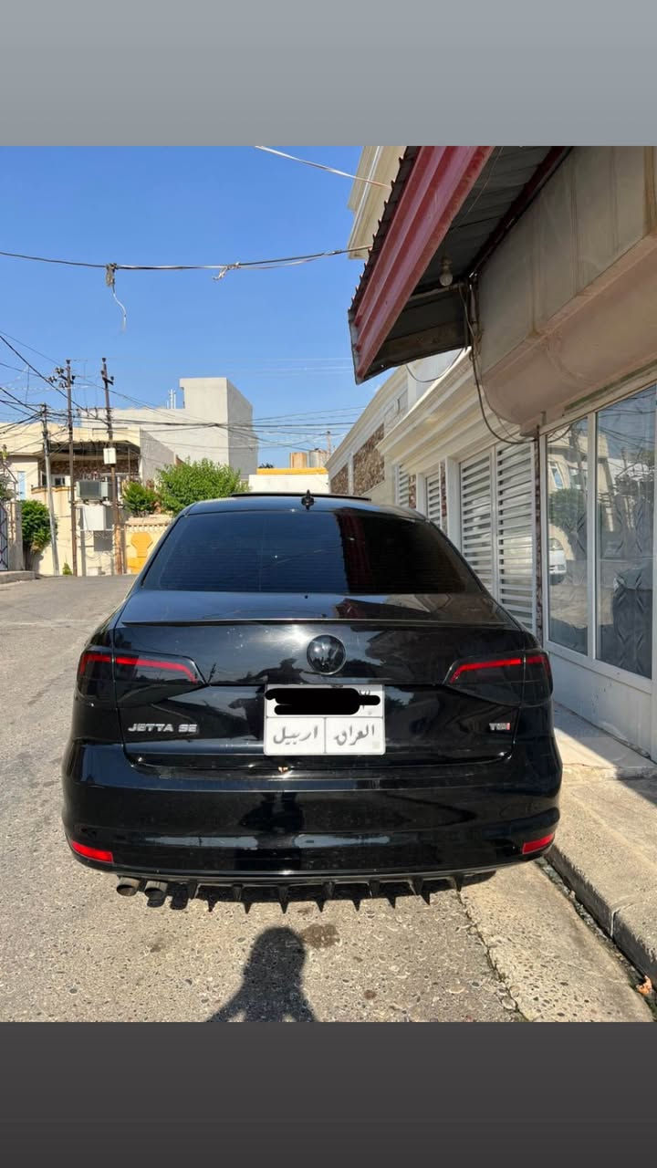 جيتا موديل ٢٠١٧ فول مواصفات 
سيارة ٤ قتعة ونص صبغ و كير و محرك كهربائيات كل بشرط تبريد عل سويج محرك ١٤ تيربو مرغوب جديد سيارة فول فول كشنات جلد و هيتر ك سيارة سلايد و بصمة و شغال فتل رادار باب بصمة سيارة فول تغم تايرات جديد سعر ١٠٦ ورقة ومكان سيارة دهوك *********** دهوك, العراق
