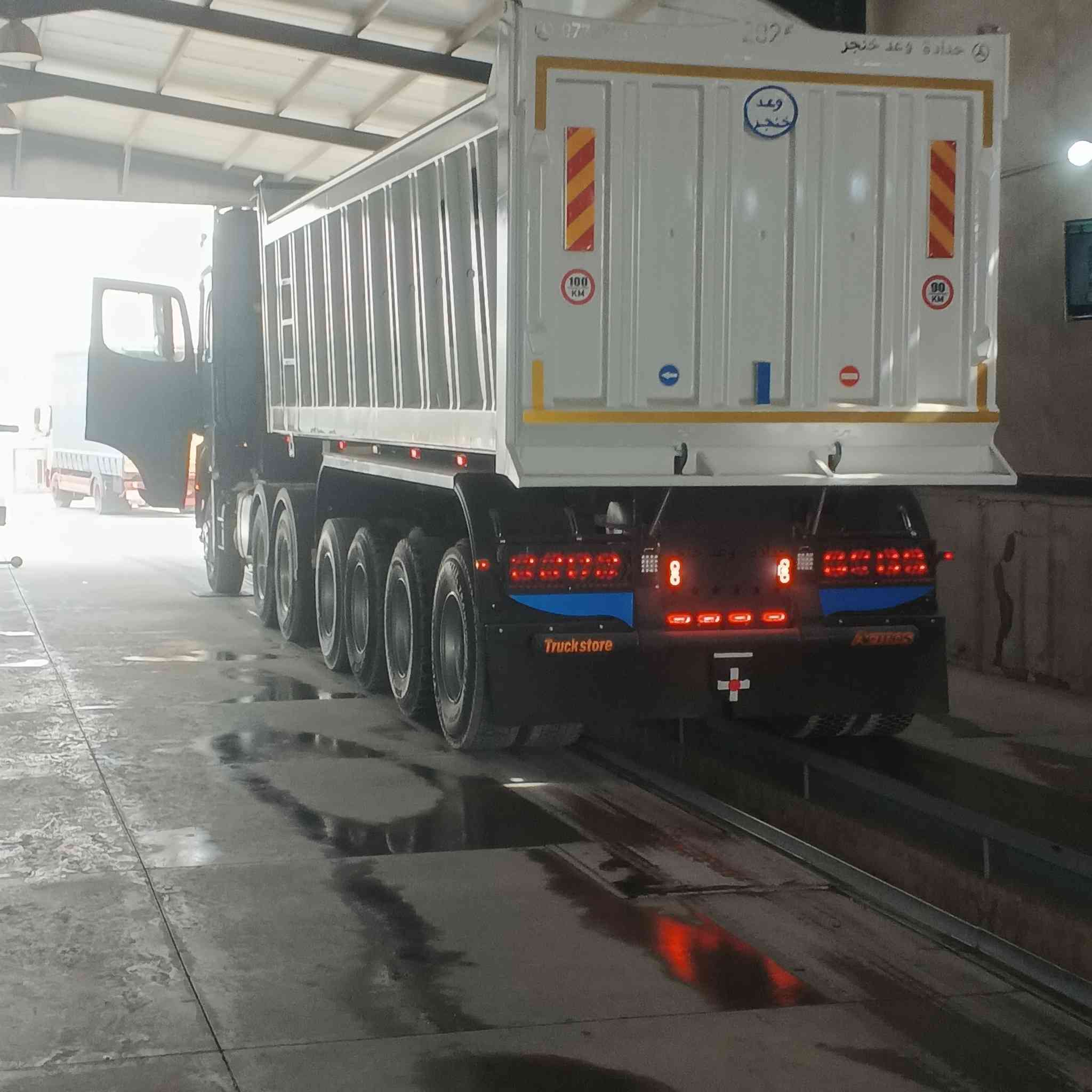 سيارة مارسدس موديل 2014 مواصفات فحل سيارة جديدة ماشية 225 ألف سيارة رأس أو عريانة زيرو رقم اربيل قلاب ثلاثة لوحات سنوية صدرت قبل اسبوع امداور ثاني يوم فول مواصفات سكس السيارة سبرنك امامي خلفي ابلدي الإتصال.  ***********
