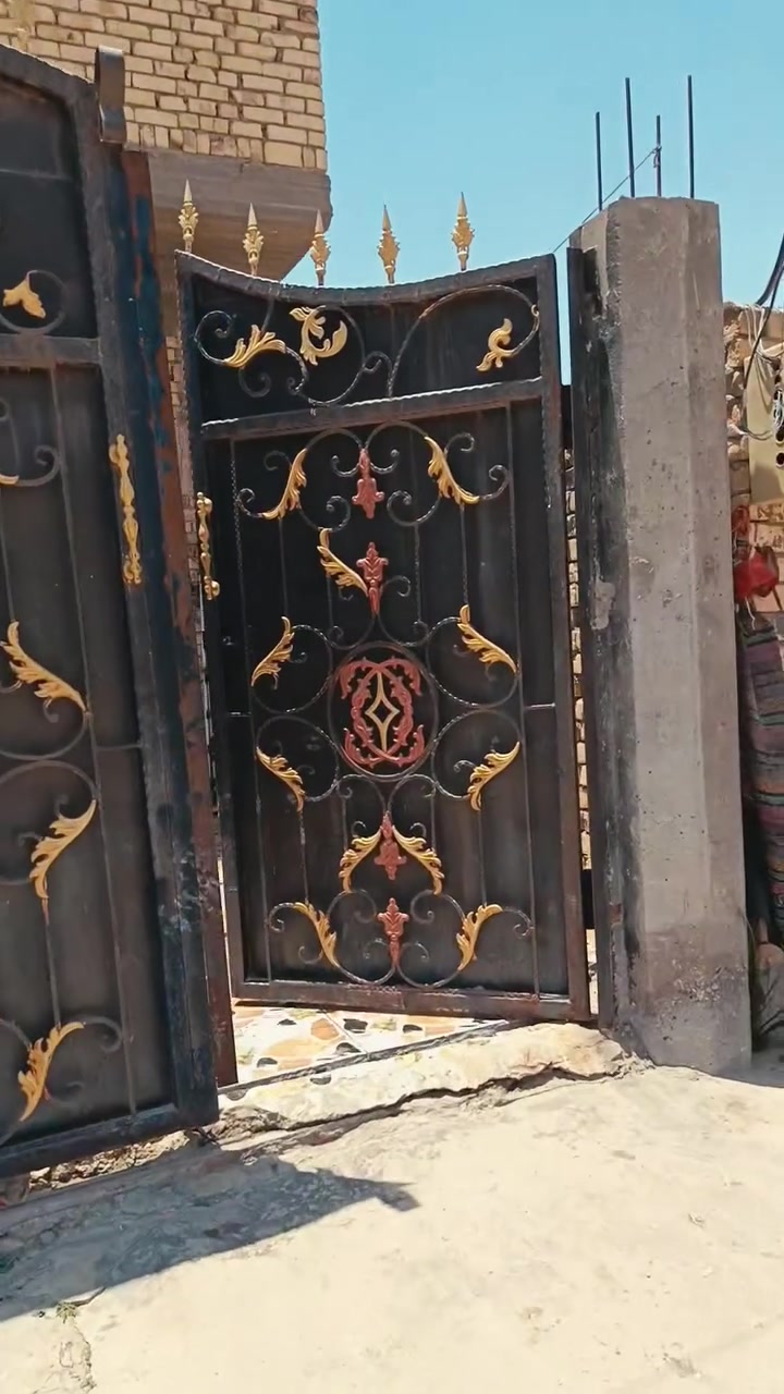 يالله سلام عليكم ورحمة الله وبركاته بيت البيع طابو صرف ركن على شارعين المساحة 180متر البيع المكان الهاشميه حي العسكري مقابيل سكته القطار الاستفسار والاتصال ‏‪***********‬‏
