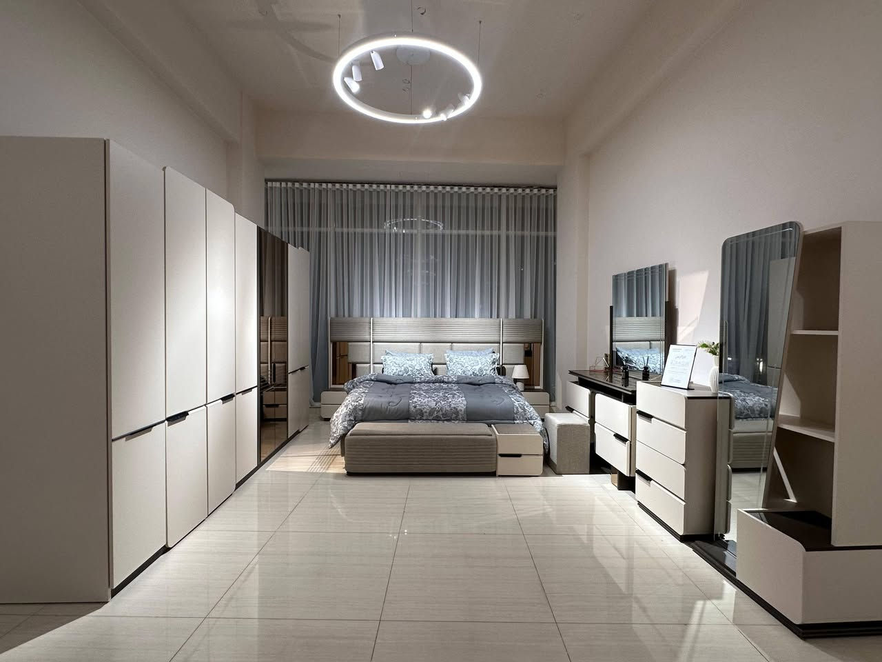 💥سحر الابداع يقودكم الينا 💥
     اجمل غرفة منام🧿🧿

اطلبها مع الشد⚒️⚒️⚒️ والنقل 🚛🚛🚛مجاني داخل  الحله.  

للاستفسار اكثر يرجى مراسلة الصفحة 📨📨او الاتصال بالرقم 

   نقد.  وبالتقسيييييييييط.       رافدين.  فقط

         

                      

    للاستفسار الاتصال             ***********
او واتساب 📲📲

 اوزور معرض رويال للغرف التركية العنوان/ حلة باب  المشهد 

مقابل مصور بشير  

مجاور مصرف الرافدين.
