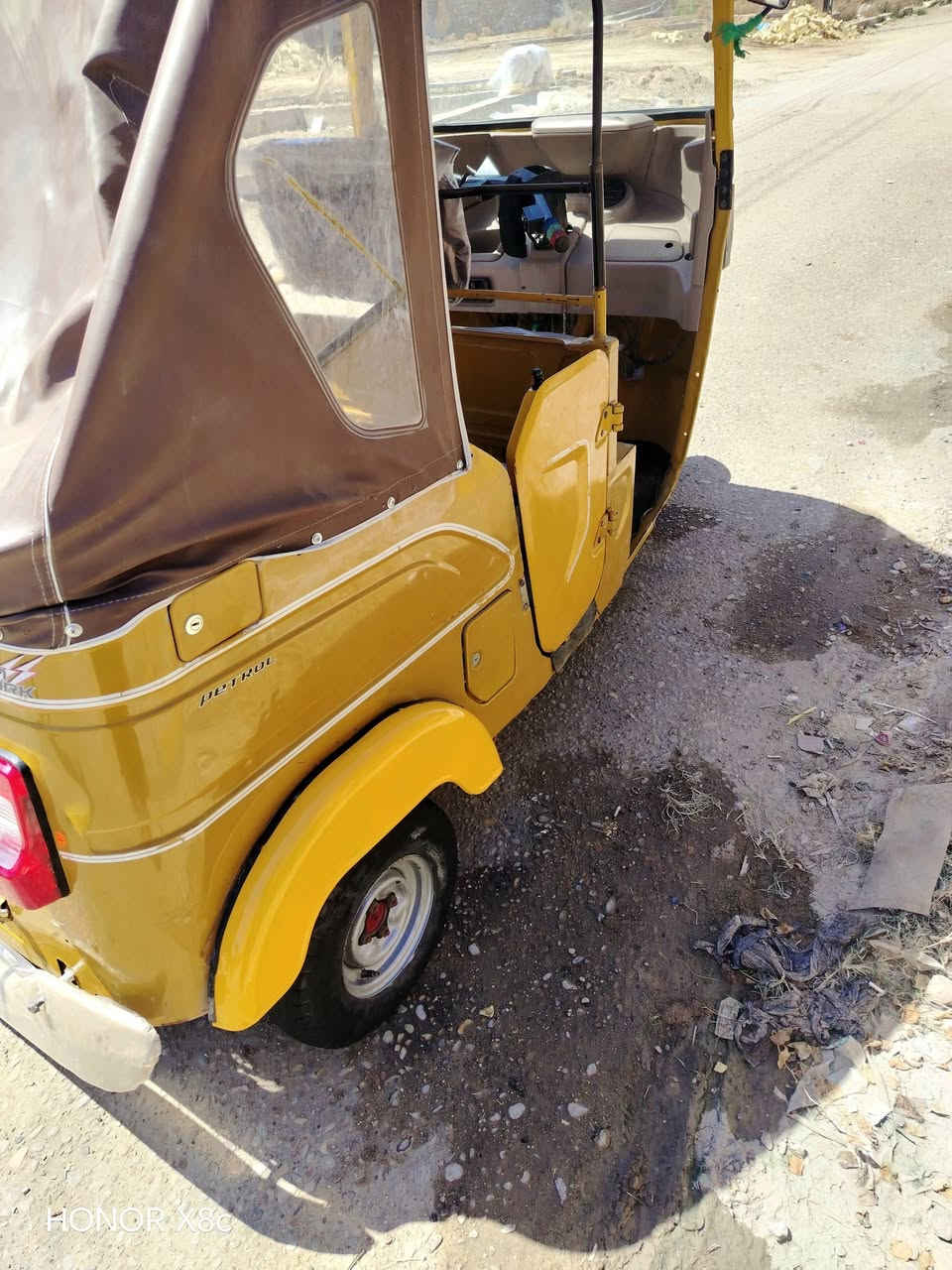 السلام عليكم تكتك للبيع نضيفه موديل 21كشره نضيفه تكتك مال جناي مكينه ناعمه السعر 6وبيه مجال ***********
