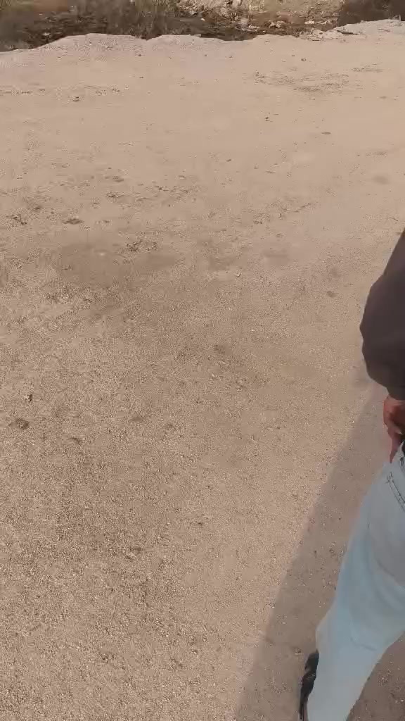 موجوده قطعه ارض تسويه طابو عثمان القديم باب 🚪 الهوه جزره رابعه بضهر  المدرسه 200 متر متفونه وكامله كلشي قريب عليهه متوفر ماء وكهرباء ناس طيبين يمهه ا سعر 20وبيه مجال قليل ***********
