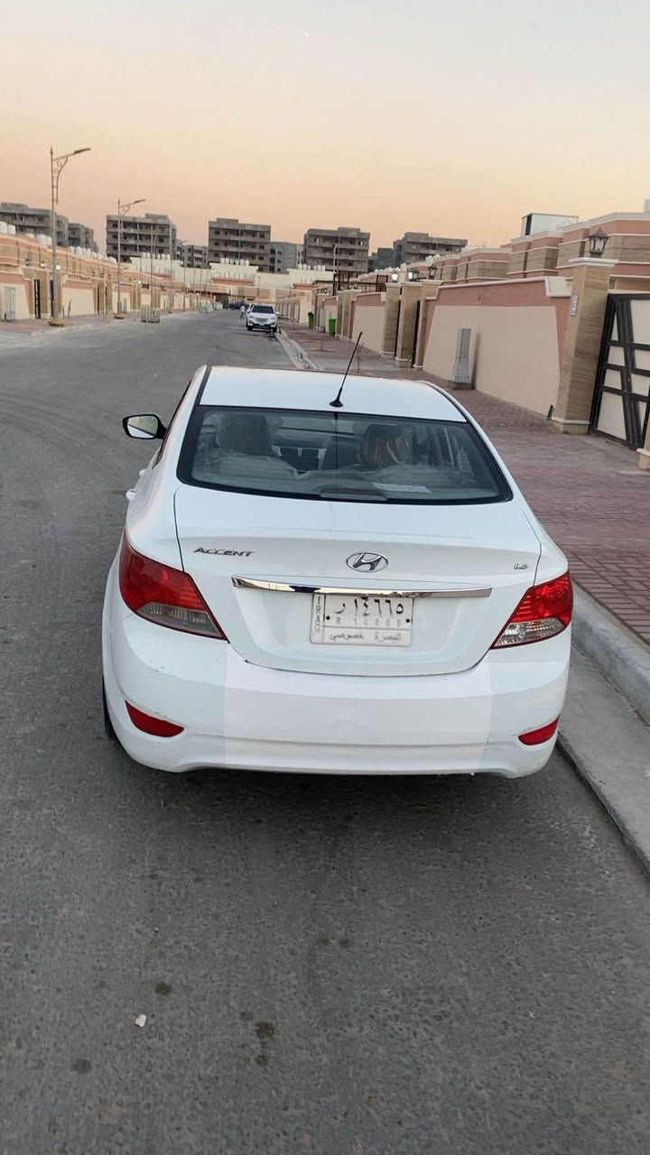 السلام عليكم اكسنت موديل 2015 خليجي رقم بصرة كفاله ماعده بارد بلباب
لا صبغ ولا تبدل حداديه وتخم تاير وتبريد كله جديد
فول مواصفات  للاسفسار *********** البصرة, العراق
