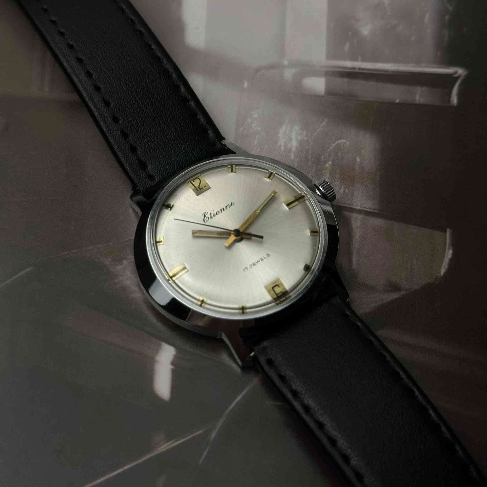 Etienne
نصب تكويك
القطر 38
صناعة سويسري
نظافة ممتازة
قطعنا أصلية لا نتعامل بالكوبي والمجدد
للأستفسار أكثر على الخاص


**إذا كنت صاحب هذا الإعلان وتريد حذفه لأي سبب، رجاءا أرسل رسالة إلى الدعم الفني**