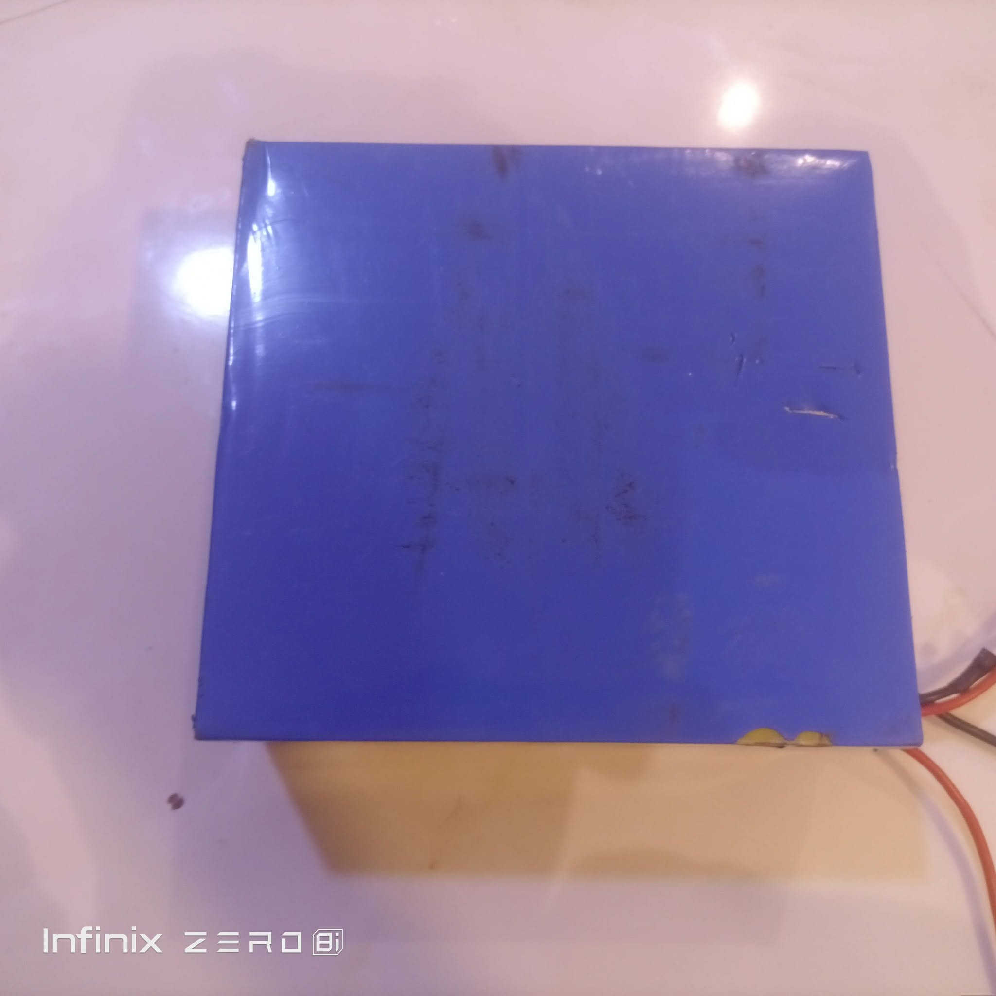 بطاريات ليثيوم للبيع
البطاريه جديده جدن 
مثل ما موضح بل صور
بدون شاحنه فقط بطاريه 
للتواصل علا الرقم ***********
