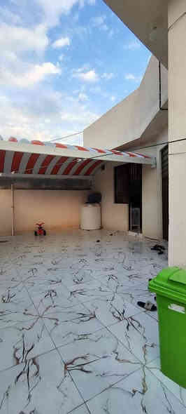 بيت للبيع وقف سني رسمي اصولي مسجل في ابي الخصيب محيله طريق الوسطي قرب المدرسة الصفره ثاني بيت عن طريق الوسطي الشارع العام مساحه 220متر يحتوي ع غرفتين دوانيه صاله مطبخ صحيات كراج جبير بناء حديث عمل درجى اولى بيت كلش حلو ومضيف السعر 70 وبي مجال قليل للستفسار اتصال ع رقم *********** متوفر واتساب
