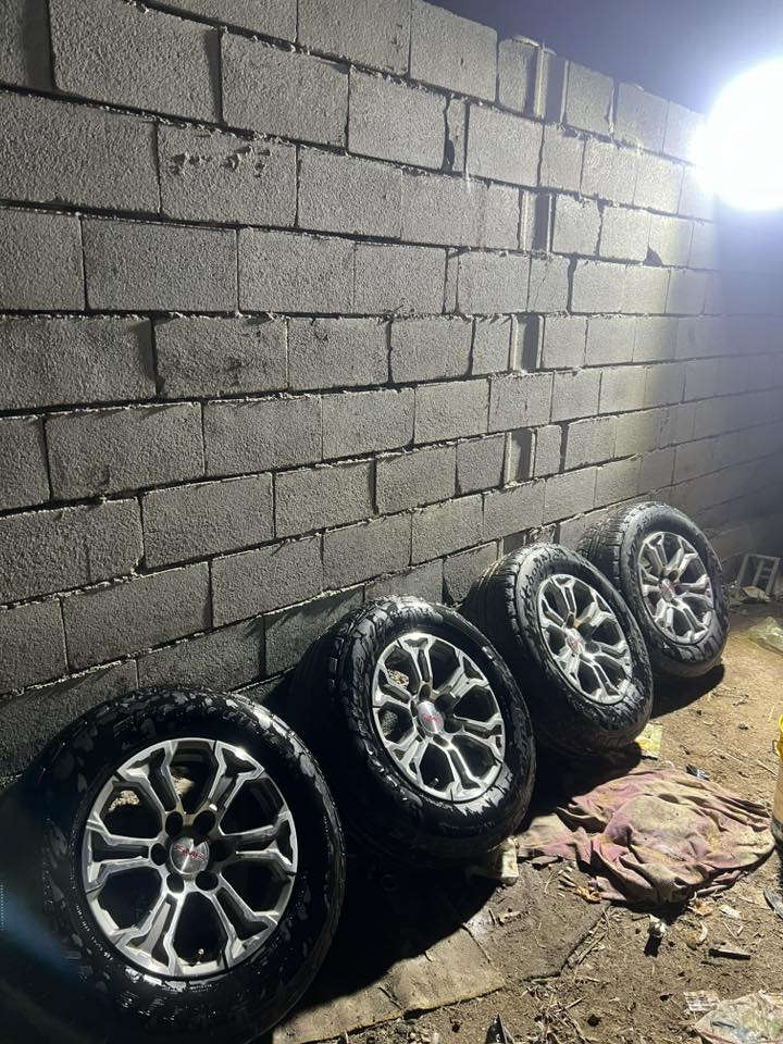 السلام عليكم ويلات للبيع تخم تاير دلوب حجم18السعر8ورقات***********
