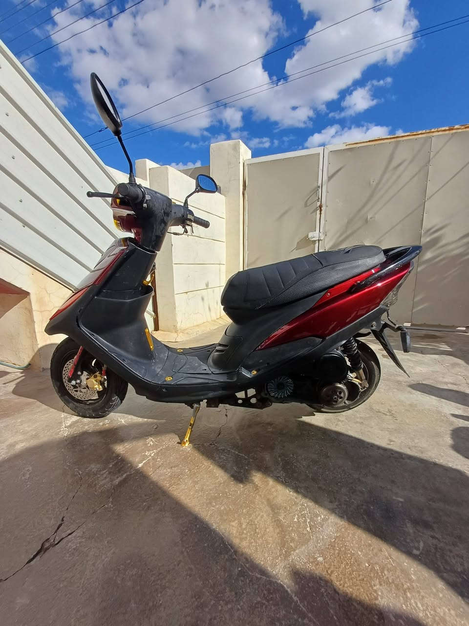 سلام عليكم دراجة ماكس عدلة للبيع
 نكرة سلف بوشه 55
السعر 500


**إذا كنت صاحب هذا الإعلان وتريد حذفه لأي سبب، رجاءا أرسل رسالة إلى الدعم الفني**