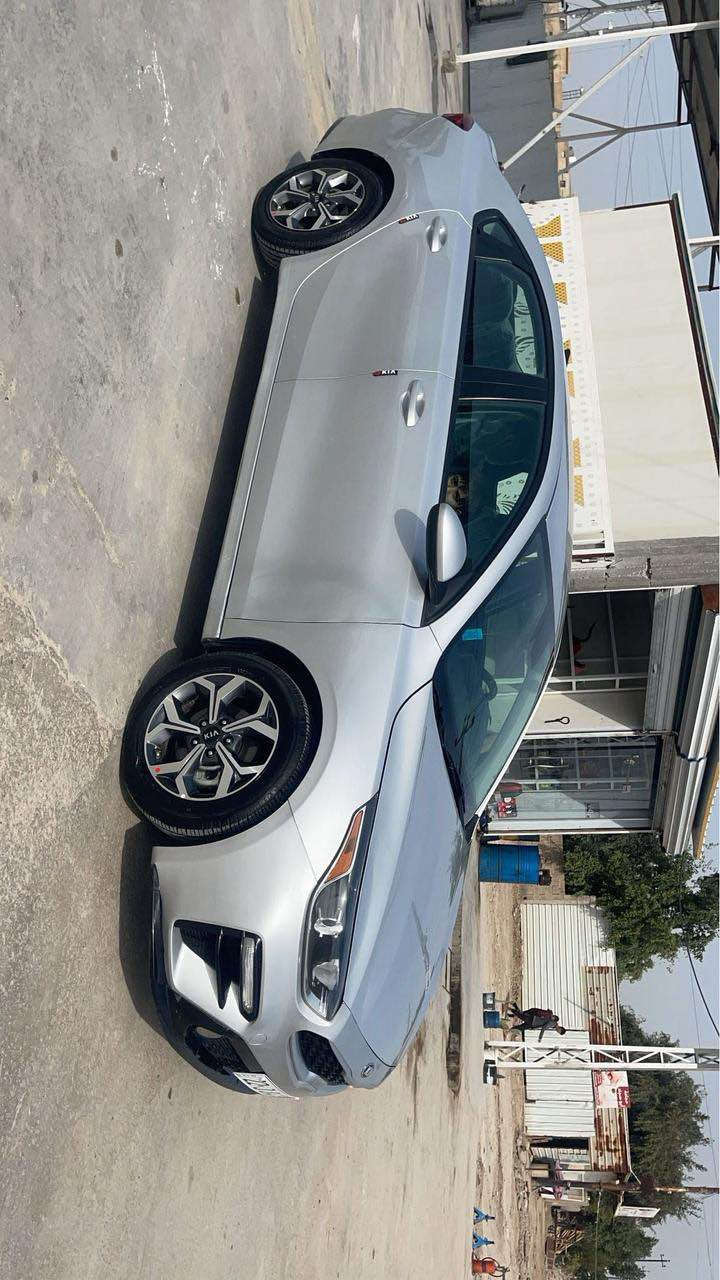 سلام عليكم للبيع كيا فورتي موديل 2021 وارد امريكي حادث جاملغ امامي جه الصدر سياره بيها بارد بالبنيد شبر وجاملغ مال حادث تبديل نفس اللون بلادي وصبغ حافة الباب مال صدر دعامية امامية وخلفية صبغ جمالية مبينه بالصور ماشية 74 الف سياره نظيفة مال بيت اني مرقمها بيدي تريد تحويل تريد وكاله 
مواصفات السيارة
شاشة كار بلي
كامرة
رادار 
توقف ذاتي
تحكمات ستيرن
شاشة اعطال
تحديد مسار
ثلاث انظمة قيادة
لابتات زنون 
مكينه 2000 دوش
سيارة كير مكينه كفالة
تبريد ثلج
صدر خير من الله 
مكان السياره بغداد الشعب او البياع قرب مدينه العاب 
السعر 148 وبيها مجال 
***********
شباب اني مكلف بالنشر اتصل على الرقم صاحب السياره بغداد, العراق
