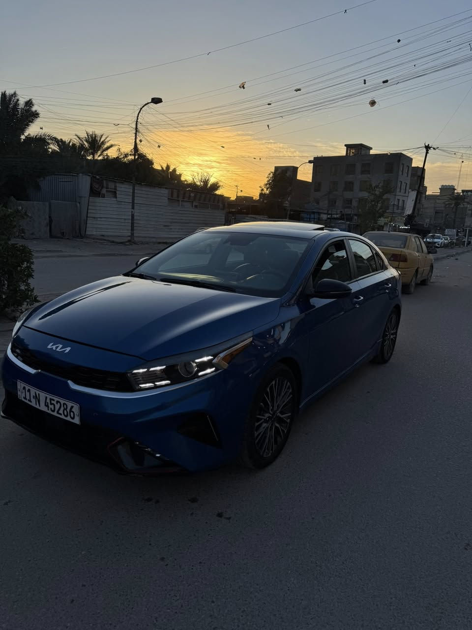 السلام عليكم فورتي جي تي لاين 2023
فول مواصفات 
فتحة سقف 
مكينه 2000 دوش
دخول ذكي
مري لون اسود بلادي
صندوق ذكي 
تشغيل عن بعد
شحن لاسلكي
درايف مود
وفول حساسات ورادار حت بلمري
مانع تزحلق 
قيادة ذاتية ومثبت سرعة 
تخم تاير جديد  
سيارهة جاهزة وخير من الله 
مكاني بغداد حي القاهرة 
السعر 180$ وبيهه مجال
صور الضرر موجوده فقط الدعاميه نصهه 
***********
