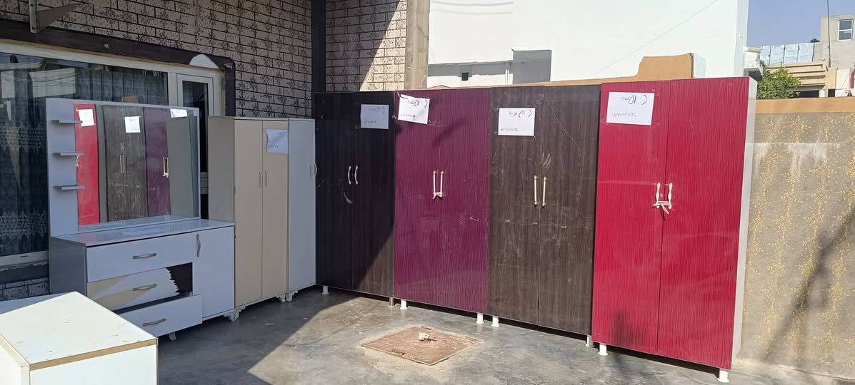 ئەم خەرازانە بۆ فڕۆشتن
شوێن پێڵاو 60پانبە170بەرز

 60هەزار

تاک مەعرەز 90پانە 200بەرزە

110هەزار
ژ.م ***********
