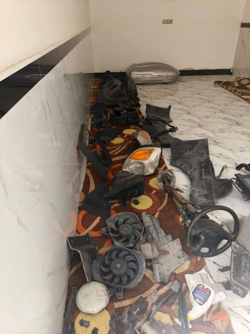 سلام عليكم غراض للبيع مال 2007 مكان حله الحمزة الغربي ***********
