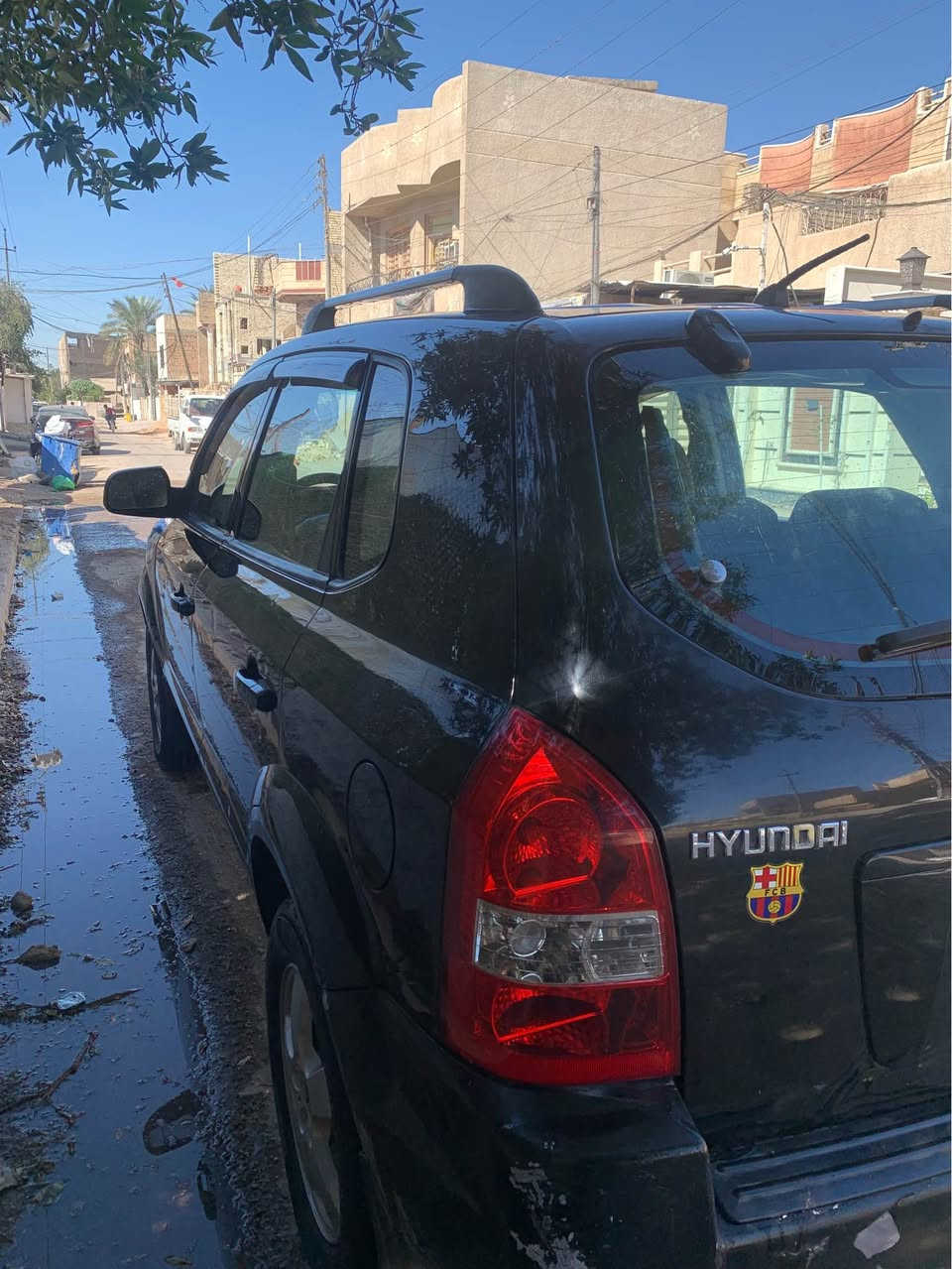 🚗 توسان 2008 للبيع - مال جنّاي ونظيفة 
السيارة وارد كندي، جاهزة من كلشي وما محتاجة أي مصروف، دق سلف وتوكل.
التفاصيل:
• الموديل: 2008.
• المحرك: 2000 (اقتصادي ونشط).
• اللون: أسود ملكي.
• الكير والمكينة: بشرط الفحص، كير ومكينة خير من الله.
• التبريد: ثلج وشغال 100%.
الإضافات والنظافة:
• الصدر والتايرات: تخم تاير جديد (نضيف).
• الداخلية: شاشة أندرويد حديثة.مع كامرا
• الحالة: السيارة جاهزة للاستخدام، لا نقص ولا صوت.
📍 مكان السيارة: بغداد (متواجد في حي المواصلات / أو يم مدينة الطب).
💰 السعر: [88 ورقة] (بيها مجال بسيط للشراي المباشر).
📞 للاتصال: [***********] بغداد, العراق
