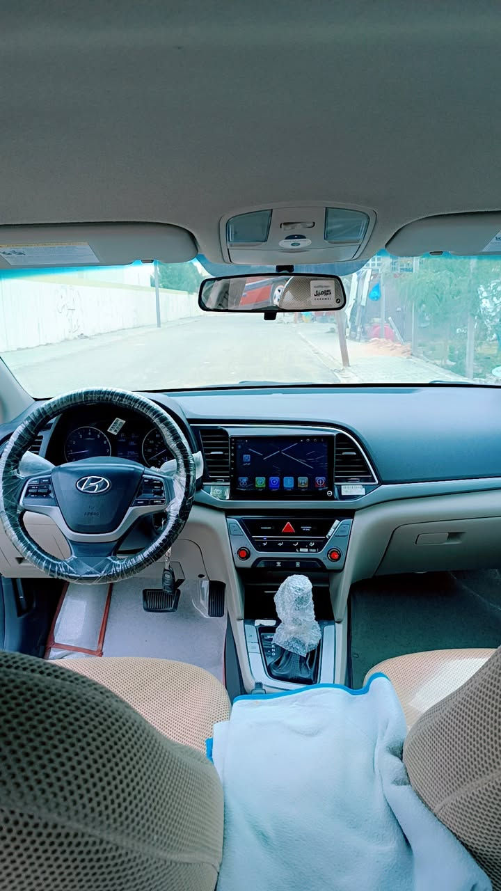 سلام عليكم
النترا امريكي 17 
122وبيه مجال مكاني نجف 
مكينه وكير وحداديه وتبريد تمام
رقم اربيل سنويه ل30
ولهزه جديده بشهر 9 وباقي تفاصيل بل فيدو
***********
