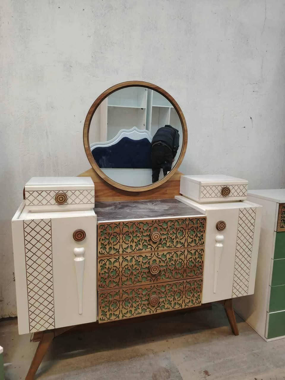 غرفة نوم مستعملة🇹🇷
نضافة90 ٪💯
عدد القطع / 10 
نضام / أسلايت +باب إضافي 💢
شازلون / مخزن 📥 سرير مخزن🤌
سعرها 800💸
شد ونقل داخل بغداد مجاني🚛
يوجود توصيل محافضات 🚛


**إذا كنت صاحب هذا الإعلان وتريد حذفه لأي سبب، رجاءا أرسل رسالة إلى الدعم الفني**