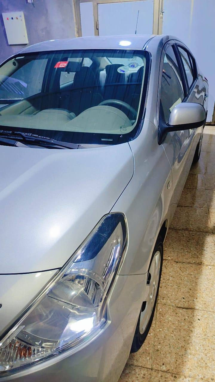 نيسان صني هندي مديل 23 دخول جديد ترقيم جديد سنويه لغايه 31 بيها قطعتين صبغ فقط بدون دواخل كفاله كير ومحرك تبريد ثلج مكفوله من الضربه رقم اربيل باسم شركه ماشيه 35 الف حقيقي السعر 116 وبيها مجال قليل مكاني بصره تنومه الاستفسار الاتصال على الرقم *********** البصرة, العراق
