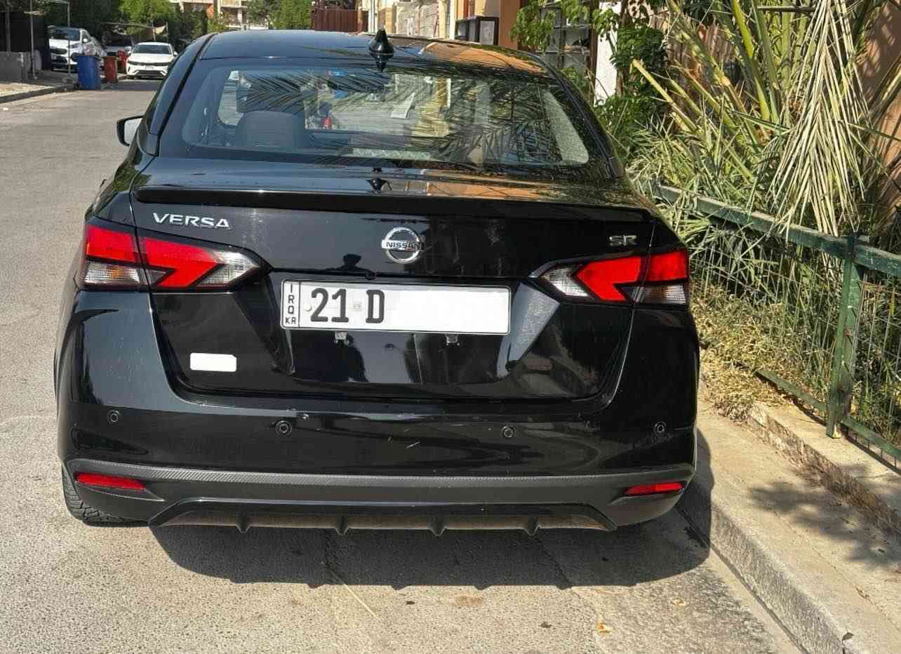 نيسان فيرسا 2022 فئة SR
ما شاء الله، كامل المواصفات، رياضية

- التسجيل: لوحات السليمانية، ماشية 56 ألف ميل فقط.
- الموديل: فيرسا، الشكل الجديد.
- الصبغ: ثلاث قطع ونصف مصبوغة، بدون أضرار داخلية.
- الأكياس الهوائية (الإيرباج): إيرباج الراكب سليم (لم يفتح).
- الحالة: المحرك، ناقل الحركة (الجير)، والكهربائيات كلها بالضمان.

▫️أبرز المواصفات:
 • تثبيت السرعة
 • تدفئة المقاعد
 • تشغيل عن بعد
 • رادار أمامي وخلفي وجانبي
 • تحكم أوتوماتيكي بالمناخ
 • دخول بدون مفتاح (بصمة أبواب)
 • رادار النقطة العمياء في المرايا
 • نظام تحديد المسار
 • نظام التوقف التلقائي (Auto Stop)
 • وضع القيادة العادي (Normal)
 • أضواء LED وأضواء ضباب
 • جنوط (ويلات) كروم
 • بصمة تشغيل
 • عدادات إلكترونية
 • شاحن لاسلكي
 • حساسات وكاميرا
 • شاشة كبيرة
 • رادار 360 درجة
 • تحكم من عجلة القيادة (فوليوم)

أنظمة السلامة ومساعدة السائق (Safety Shield® 360)

المستندات:
 • الرقم والسنوية جديدة وباسمنا، صالحة حتى عام 2030 تقريبًا.
 • الفحص الدوري (الهزة) تم إجراؤه حديثًا.

- والعديد من المواصفات الأخرى.

السعر: 118$ , مع مجال بسيط للتفاوض.
للتواصل: *********** (واتساب واتصال)
الموقع: رانية، جوارقورنة رانية, السليمانية
