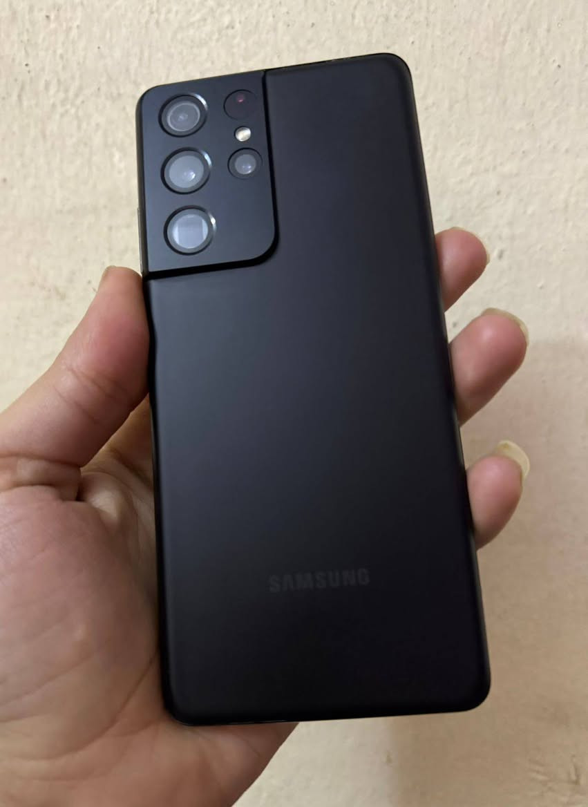 سامسونج s21 الترا  ذاكره 128 جهاز نضيف كله شغال فقط بي نقطه سوده فوك مامئثره سعر 225 الف مكاني بغداد  بيع او مراواس *********** ماعندي توصيل!
