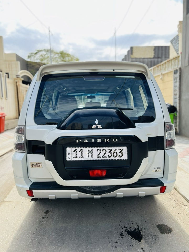 السلام عليكم
للبيع مسيوبوشي باجيرو موديل 2015 
سياره حبتور فول مواصفات مكفوله كفاله عامه من كشر وكير ومكينه ودواخل المواصفات كشنات جلد دبل كشن كهرباء داخل صاج سستم ايرباك زراك لايت كامره خلفيه دواره وحساس خلفي مري شفط ثلاجه بل جكمجه 7 راكب فور ويل 4X4 مكينه 6 سلندر 3500 السياره فول الفول للاستفسار الاتصال على الرقم *********** السعر 195 وبيه مجال
