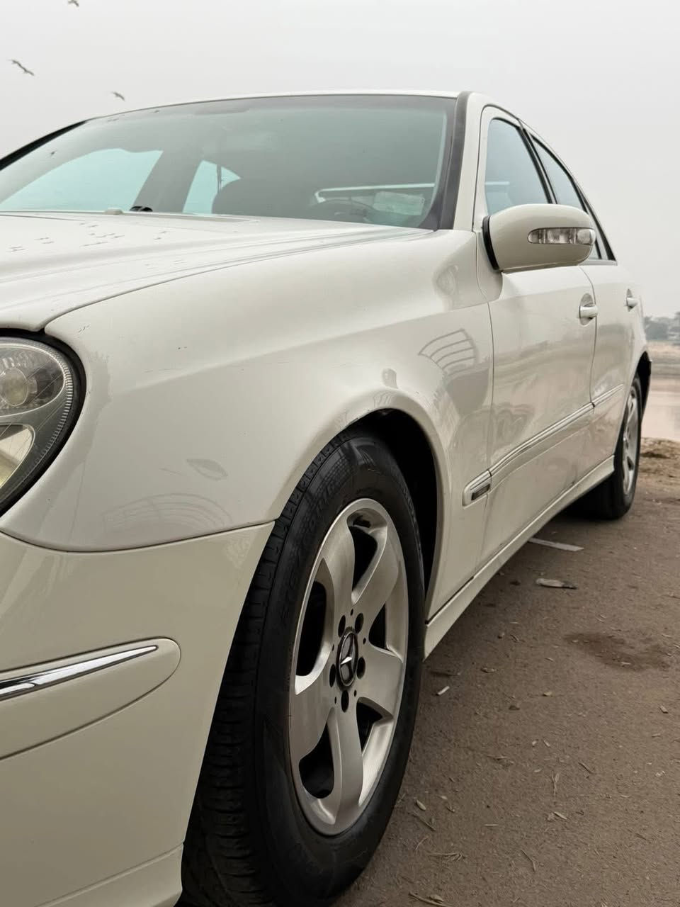 السلام عليكم للبيع فقط مرسيدس W211  حجم 500 محرك V8 وارد يابان فول موصفات قطعتين صبغ فقط محرك كير حداديته تبريد كهربائيات حداديته كله جاهزه محرك  وكير وضع شركه 
فول موصفات سلايد طكتين برده كهرباء كشنات كهرباء وهيتر لايت زنون مري شفط ويل الخ ... 
رقمه كركوك قرار 48 فقط وكاله محفوصه وبيه كتاب تسجيل وعأئديه فقط بدون تحويل فقط وكاله 
مكانه بغداد العطيفيه والسعر 73 ورقه 
***********
