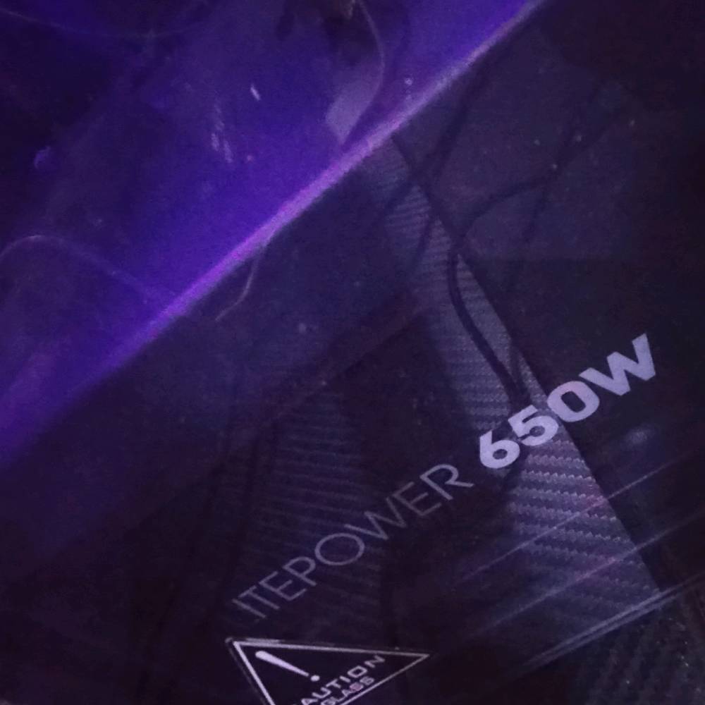موصفات الكيس   ا
رام 24 كيكا 
كارت شاشه MSI RTX 2060 SUPER8GB

معالج انتل زنون يجي قوي كلش 145 واط 18 كور و36مسار 

هارد m.2 1000gb 

بور سبلاي 650 ترمتك اصلي 

كيس ديب كول 
شاشه اسوس 75هرتز