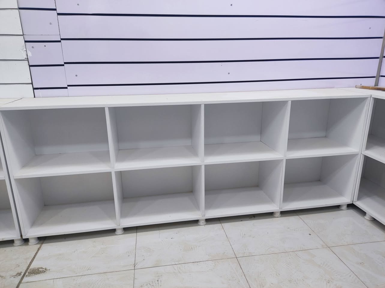 سلام علیکم 
مێزێکی زۆر پاک زۆرزۆر کەم بەکارهاتوە
درێژی گشتی840cmچوار پارچەیە
دوقاتە 40پانە 90 بەرزە
***********
***********
