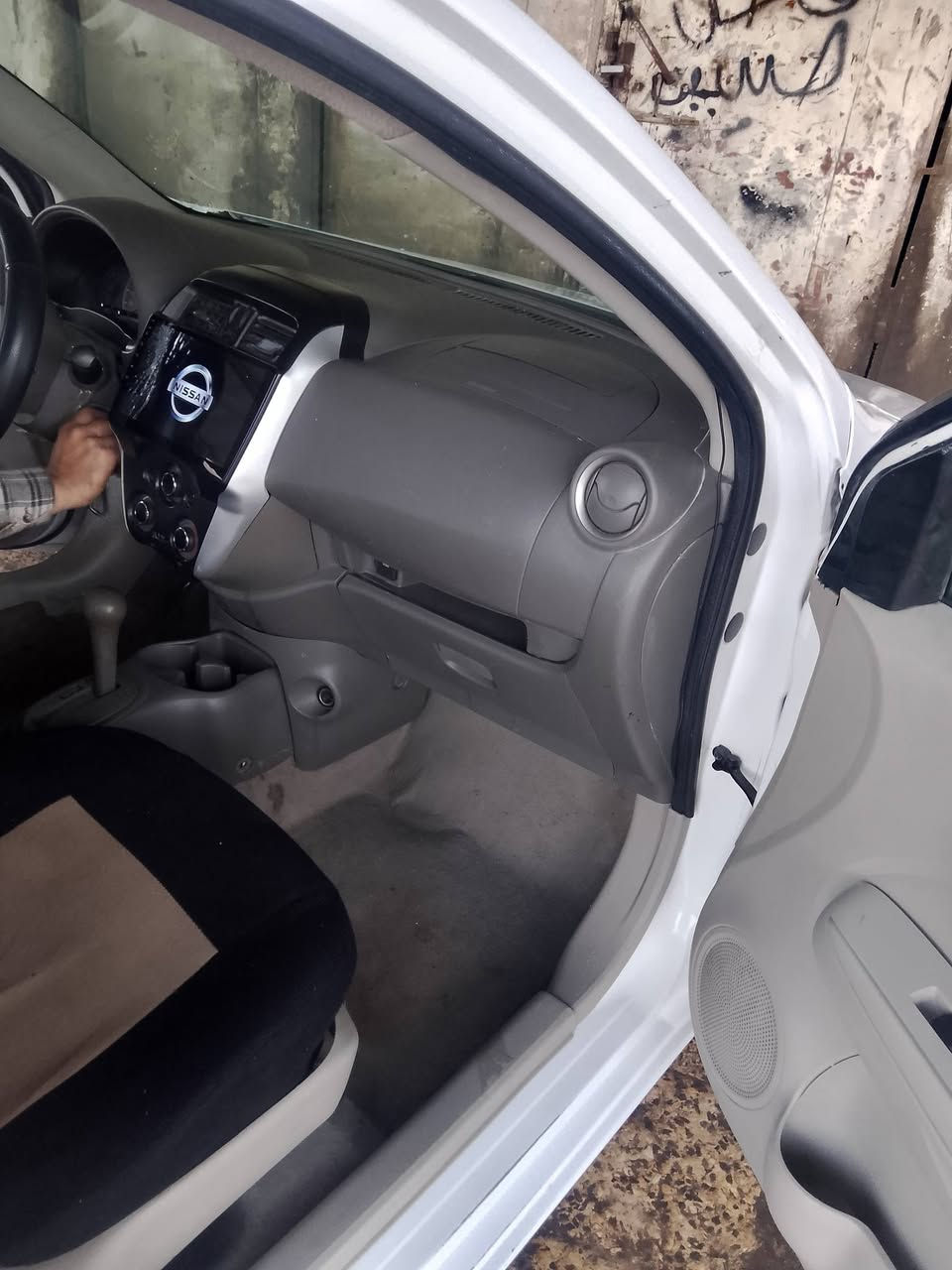 السلام عليكم نيسان سني هندي موديل ٢٠١٩
خليجيه رقم بغداد دولي والهزه جديده 
كير مكينه مكفولات صدر امامي خلفي شادهن جدت 
السياره مال بيت وكلش حلوه تجي وشوف ابعينك 
السياره بيهه ٤مكانات صبغ فقط والباقي مكفول 
نقصهه تبريد فقط بس غاز ....تخم تايرات شادهن 
جدت ....السعر ٧٦ وبيهه مجال بصيط حك جيتك 
وتدلل مكان السياره الشعب شارع الصحه قرب مثلجات 
تفاحه......🍎🍎🍎 ***********
