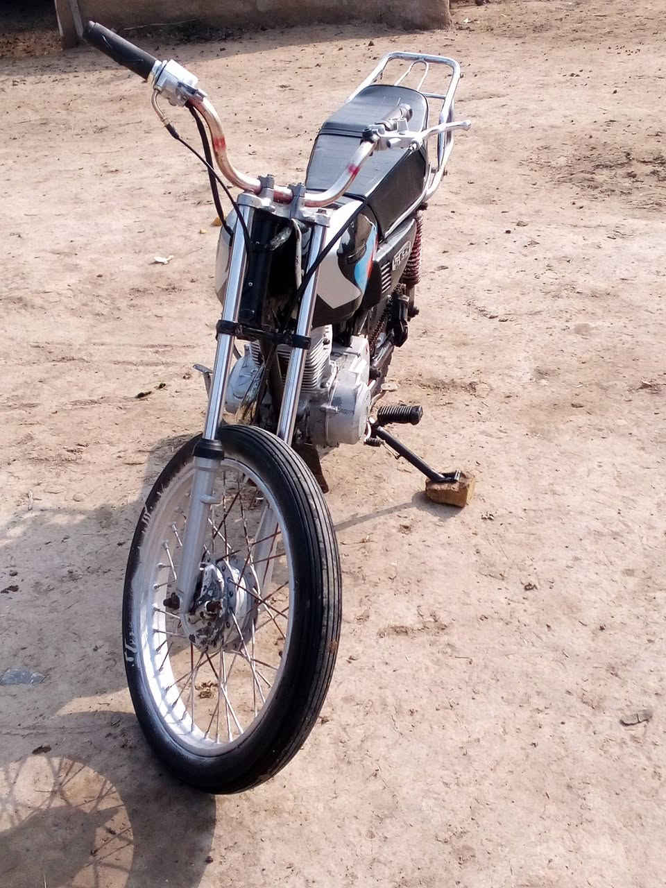 اسلام عليكم
دراجه البيع نضيفه شاصي 19نضيف 
دبلات امامي تانكي صفحيات صالنصا كشن جدد 
سعر خاص مفتوح مكان غراف 
***********
