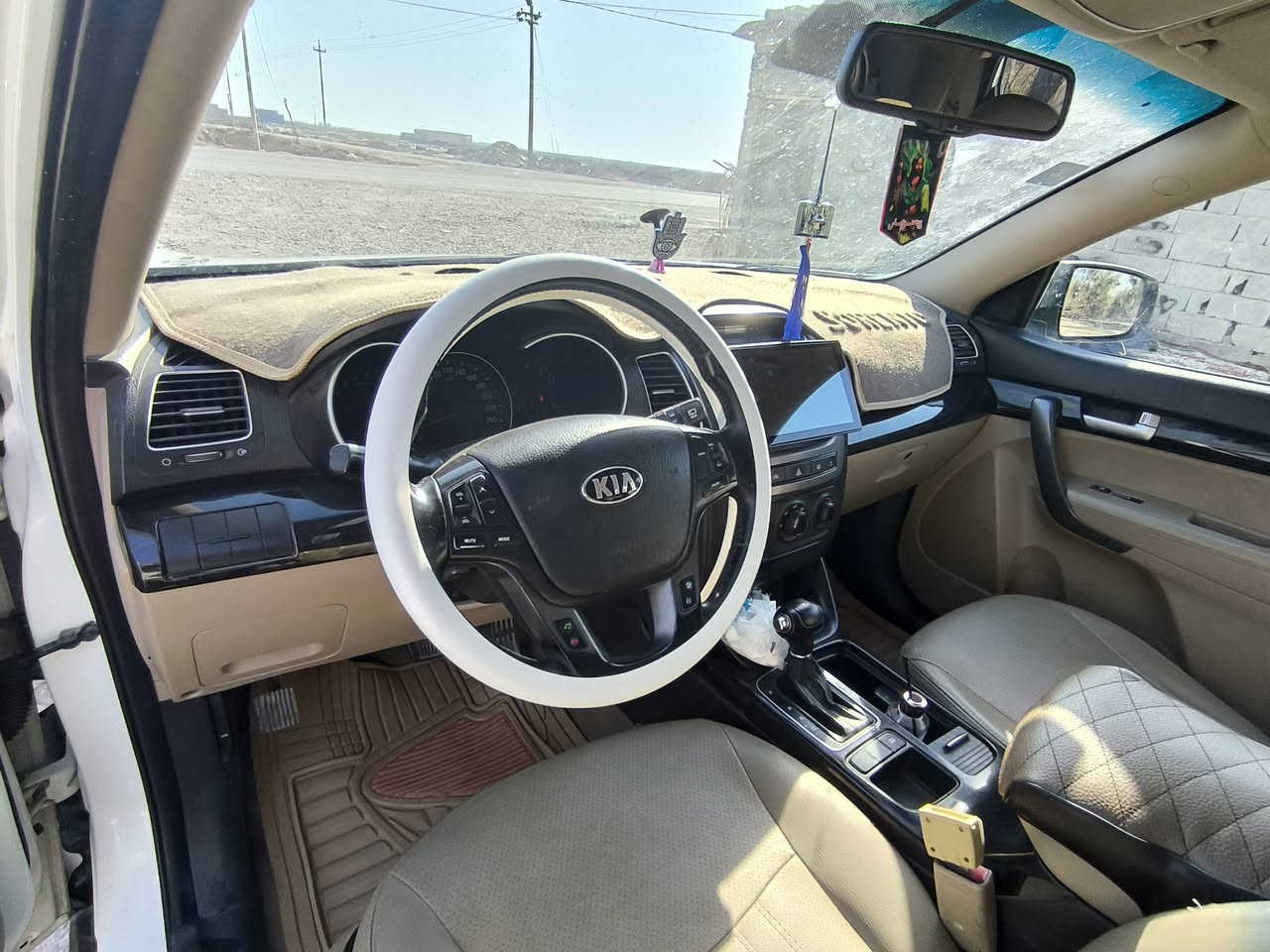 السلام عليكم 
سورينتو ٢٠١٥
خليجي ٦ سلندر
السونار مرفق 
باسمي 
بدون ضربه 
***********
السعر..١٧٨
