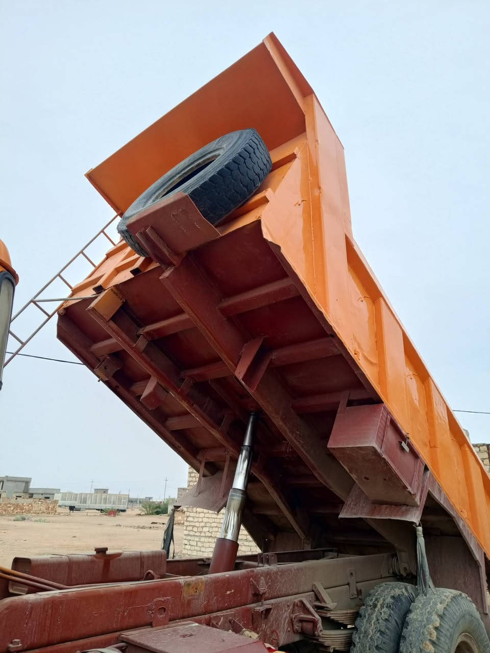 سلام عليكم بدي البيع جك ودبل شاصي بلادي سعر 3ملاين رقم ‏‪***********‬‏اني مكلف بل
