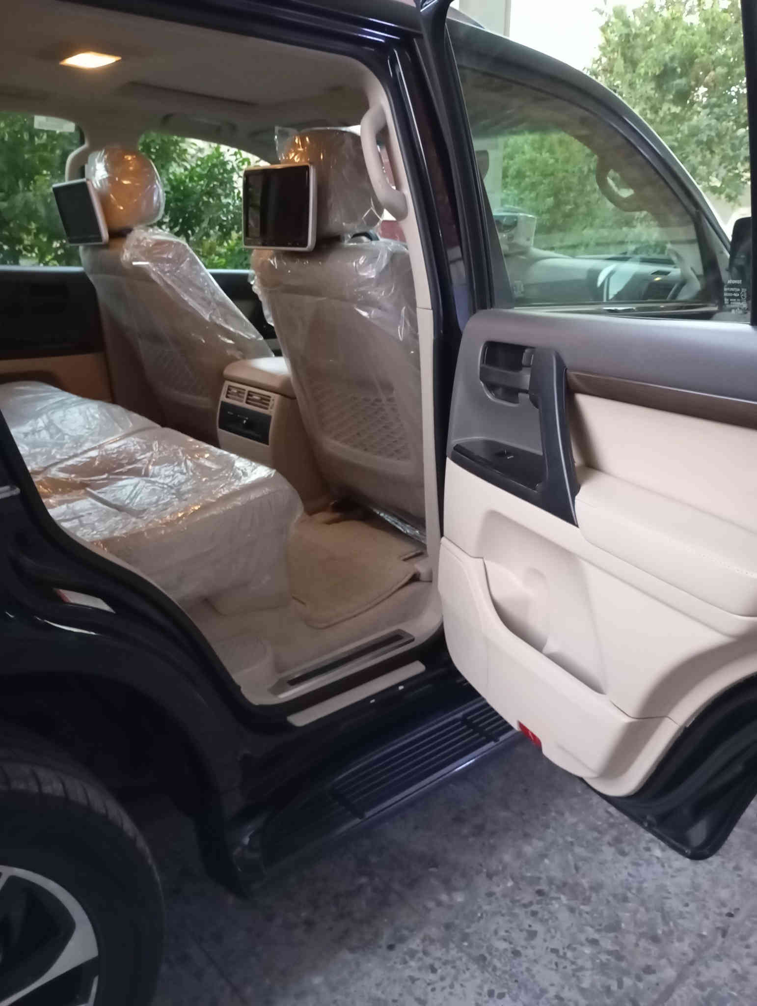 للبيع لاندكروز موديل 2021 ماشيه 89، السعر 52$ الف دولار سياره مكفولة كفاله عامه بل باكيت رقم اربيل محرك 6 سلندر فول موصفات مكان السياره في الرمادي رقم الهاتف ***********
