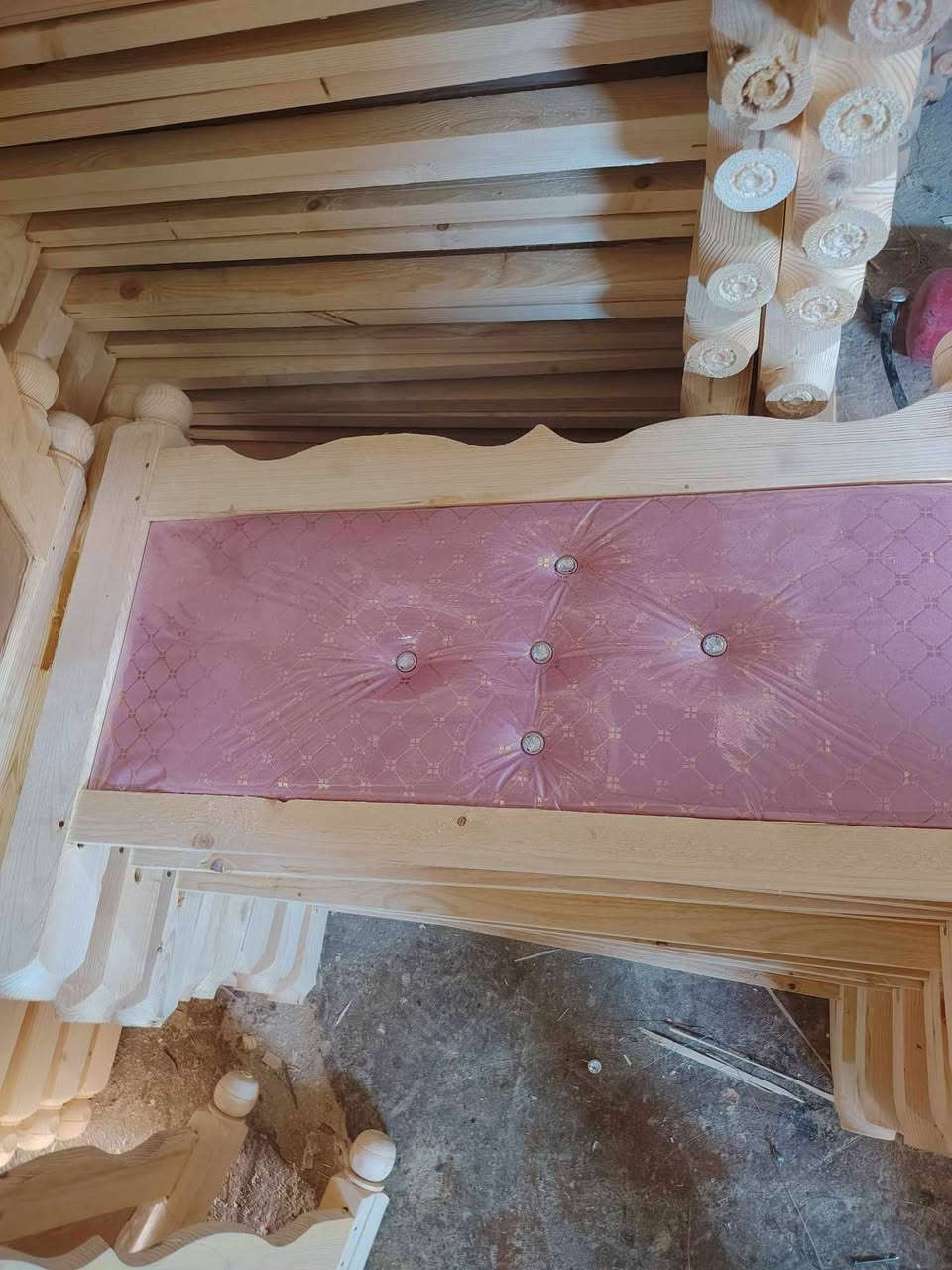 سرير خشب دوشه السعر 60.000الف  مع التوصيل 
الموقع المسيب حي المعلمين قرب مفروشات الربيعي 🌸 
 للاستفسار *********** 💯💯
