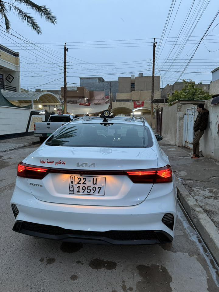 سلام عليكم فورتي ٢٤للبيع حادثه جاملغ سرقه
بدون دواخل بدون ايرباك 
محرك 2000دوش 
مواصفات عاديه
السعر 175 وبي مجال
بغداد 
***********
