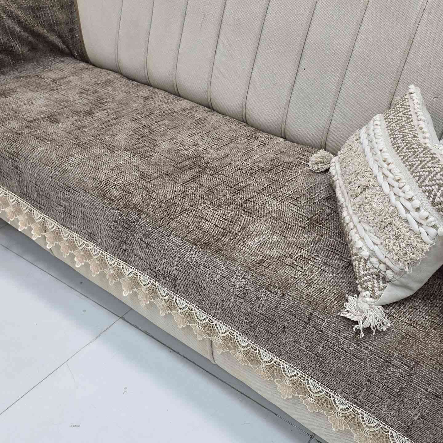 سعر المتر ....5 
مفرش تخم #بوهيمي #شانيل #حياكه 🔥🔥😍
للتخم  والديوان يباع امتار 
عرض المفرش 85 سم 
الضهر مبطنه مانع تزحلق مانع رطوبه 
حبيبات سليكون ابيض 
متوفر خدمه توصيل للكل المحافظات 5


**إذا كنت صاحب هذا الإعلان وتريد حذفه لأي سبب، رجاءا أرسل رسالة إلى الدعم الفني**