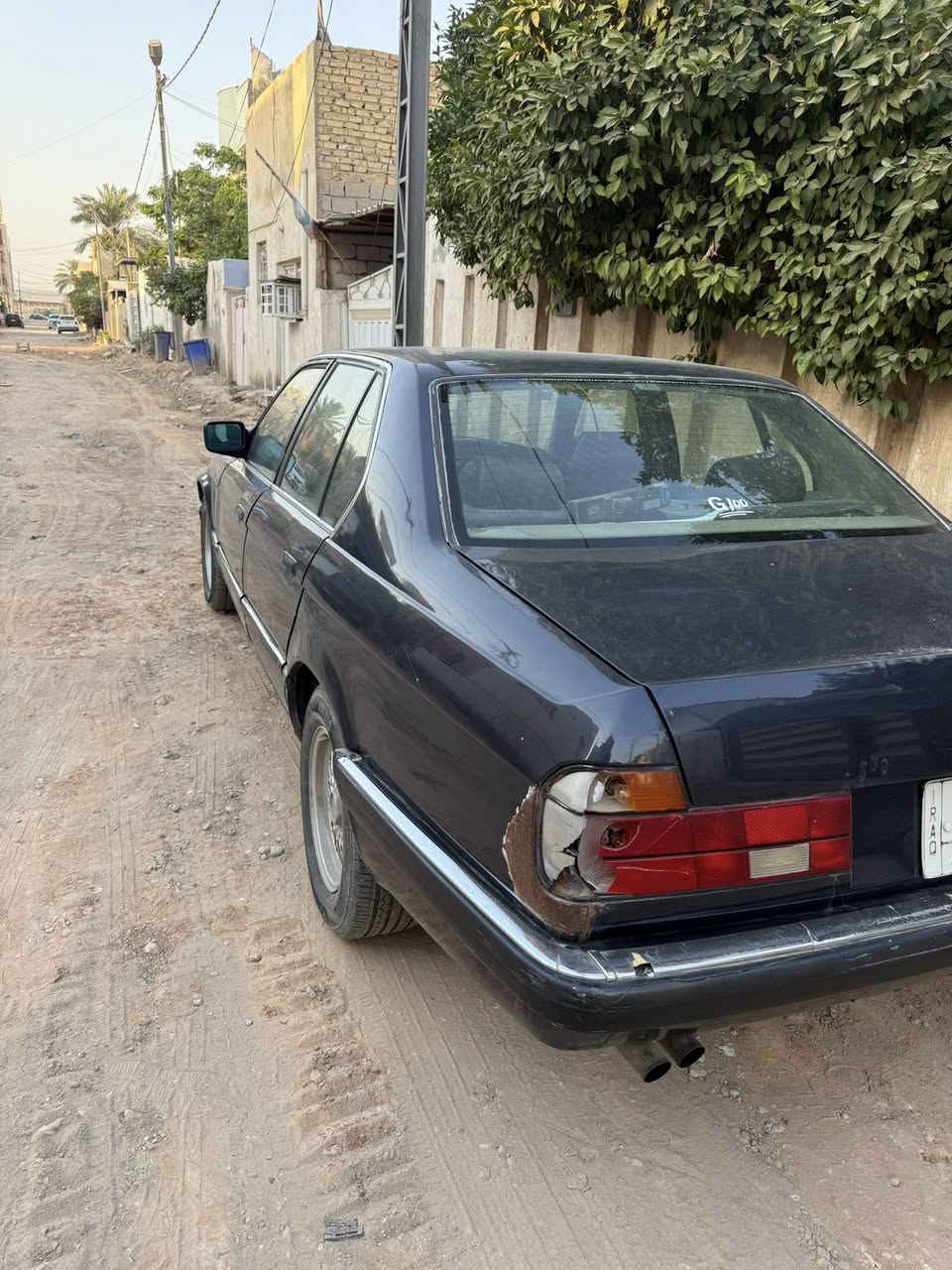 السلام عليكم بي ام 730 موديل 1993 مال تعمير وبيه نواقص مثل ما موضح ب الصوره + المكينه بيه شويه ضعف تنقص دهن تبريد شغال ثلج قبل يومين مسوي كامل السعر المطلوب 30$ 
وبيه مجال 
*********** 
مكان السياره الحله
