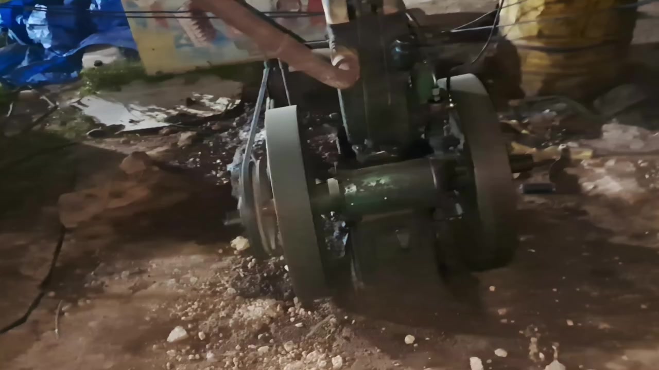 لبيع لستر ٨ حصان مكان البجواري السعر ٦٥٠ رقم تلفون *********** ***********
